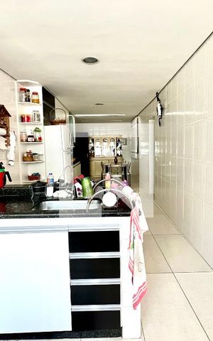 Casa à venda com 145m², 3 quartos e 2 vagas Casa à venda com 145m², 3 quartos e 2 vagasCozinha