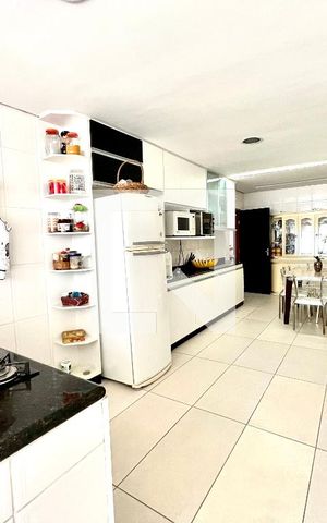 Casa à venda com 145m², 3 quartos e 2 vagas Casa à venda com 145m², 3 quartos e 2 vagasCozinha
