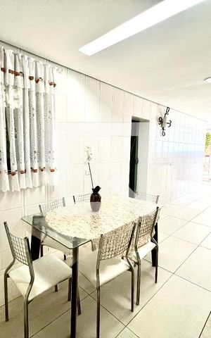 Casa à venda com 145m², 3 quartos e 2 vagas Casa à venda com 145m², 3 quartos e 2 vagasCozinha