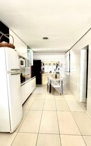 Casa à venda com 145m², 3 quartos e 2 vagas Casa à venda com 145m², 3 quartos e 2 vagasCozinha