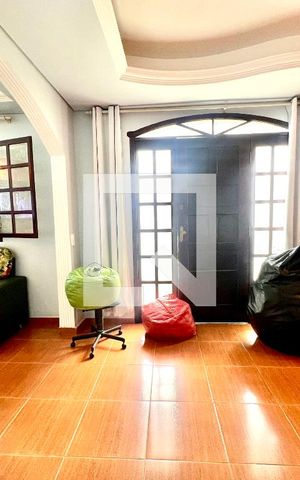 Casa à venda com 145m², 3 quartos e 2 vagas Casa à venda com 145m², 3 quartos e 2 vagasSala