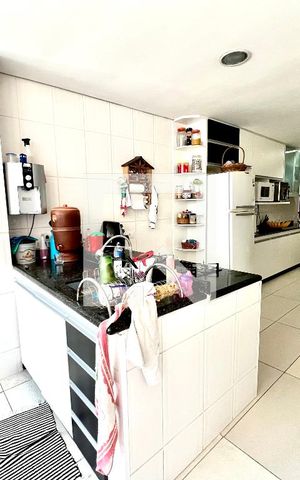Casa à venda com 145m², 3 quartos e 2 vagas Casa à venda com 145m², 3 quartos e 2 vagasCozinha
