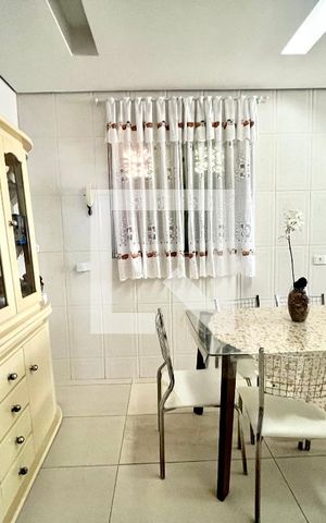 Casa à venda com 145m², 3 quartos e 2 vagas Casa à venda com 145m², 3 quartos e 2 vagasCozinha