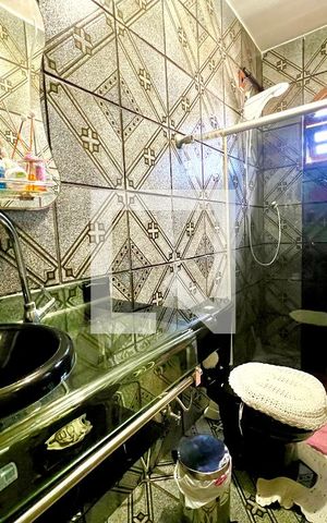Casa à venda com 145m², 3 quartos e 2 vagas Casa à venda com 145m², 3 quartos e 2 vagasBanheiro
