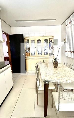 Casa à venda com 145m², 3 quartos e 2 vagas Casa à venda com 145m², 3 quartos e 2 vagasCozinha