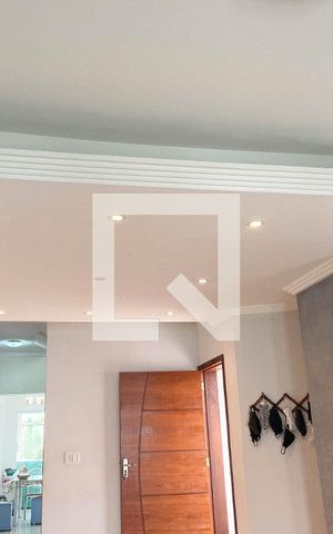 Casa à venda com 117m², 2 quartos e 2 vagas Casa à venda com 117m², 2 quartos e 2 vagasSala