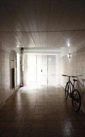 Casa à venda com 300m², 3 quartos e 2 vagasGaragem