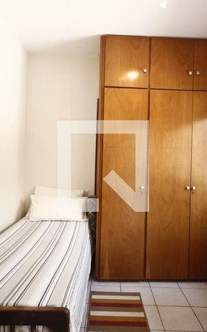 Casa à venda com 300m², 3 quartos e 2 vagasQuarto de Serviço