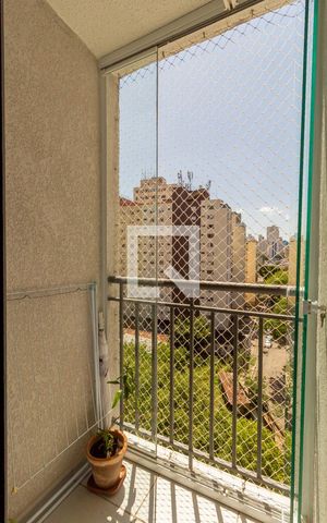 Apartamento à venda com 44m², 2 quartos e 1 vaga Apartamento à venda com 44m², 2 quartos e 1 vagaVaranda