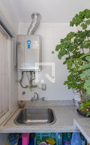 Casa para alugar com 395m², 4 quartos e 5 vagasÁrea de Serviço