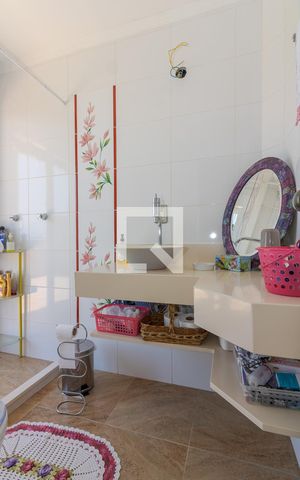 Casa para alugar com 395m², 4 quartos e 5 vagasQuarto Suíte 2 - Banheiro
