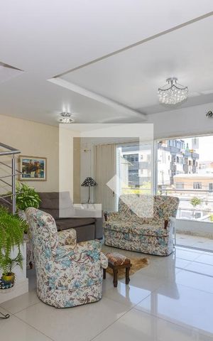 Casa para alugar com 395m², 4 quartos e 5 vagasSala