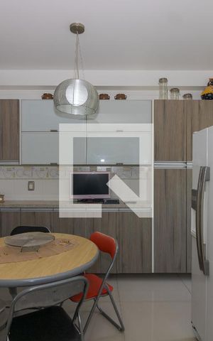 Casa para alugar com 395m², 4 quartos e 5 vagasCozinha