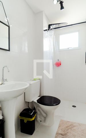 Apartamento à venda com 58m², 2 quartos e 2 vagasBanheiro da Suíte