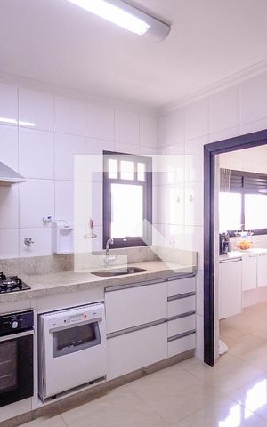 Apartamento à venda com 95m², 3 quartos e 3 vagas Apartamento à venda com 95m², 3 quartos e 3 vagasCozinha