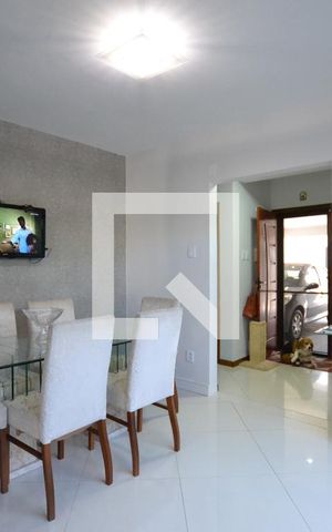 Casa para alugar com 306m², 4 quartos e 2 vagasSala