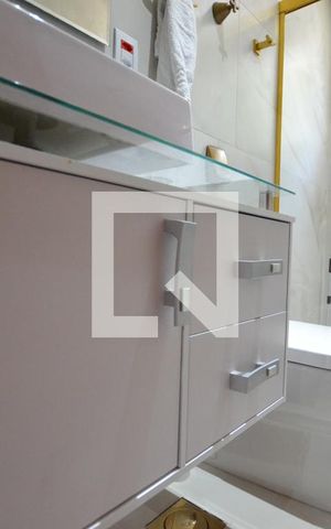 Casa para alugar com 306m², 4 quartos e 2 vagasBanheiro Social