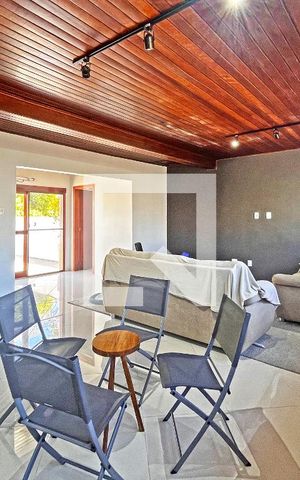Casa para alugar com 306m², 4 quartos e 2 vagasSala Íntima