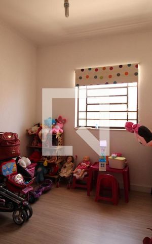 Casa à venda com 398m², 3 quartos e 3 vagasSala de TV