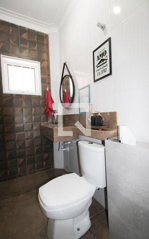 Casa à venda com 398m², 3 quartos e 3 vagas Casa à venda com 398m², 3 quartos e 3 vagasLavabo