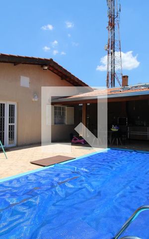 Casa à venda com 398m², 3 quartos e 3 vagasQuintal - Piscina
