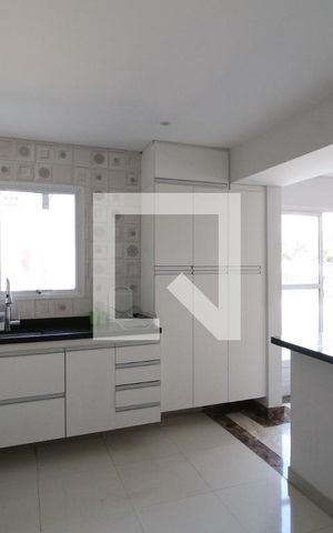 Casa à venda com 340m², 4 quartos e 4 vagasCozinha