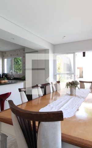 Casa à venda com 340m², 4 quartos e 4 vagasSala de Jantar