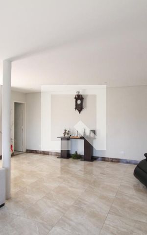 Casa à venda com 340m², 4 quartos e 4 vagasSala