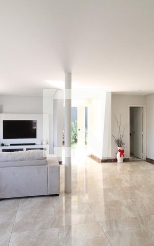 Casa à venda com 340m², 4 quartos e 4 vagasSala