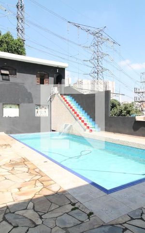 Casa à venda com 340m², 4 quartos e 4 vagasQuintal e Piscina