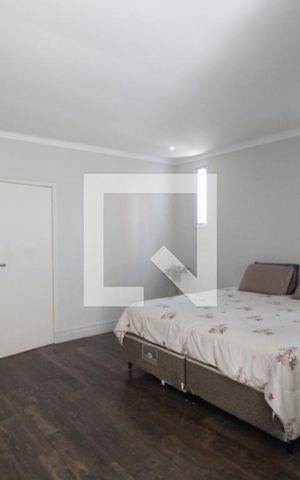 Casa à venda com 340m², 4 quartos e 4 vagasQuarto Suíte