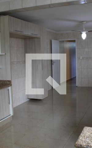 Casa para alugar com 192m², 3 quartos e 4 vagasCozinha