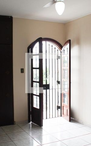 Casa para alugar com 192m², 3 quartos e 4 vagasQuarto