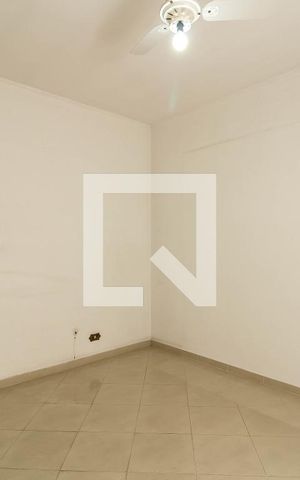 Casa à venda com 150m², 3 quartos e 3 vagas Casa à venda com 150m², 3 quartos e 3 vagasSuíte