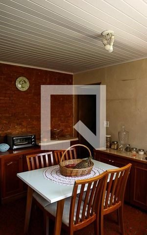 Casa à venda com 250m², 2 quartos e 2 vagas Casa à venda com 250m², 2 quartos e 2 vagasCozinha