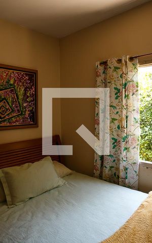 Casa à venda com 250m², 2 quartos e 2 vagas Casa à venda com 250m², 2 quartos e 2 vagasquarto 1
