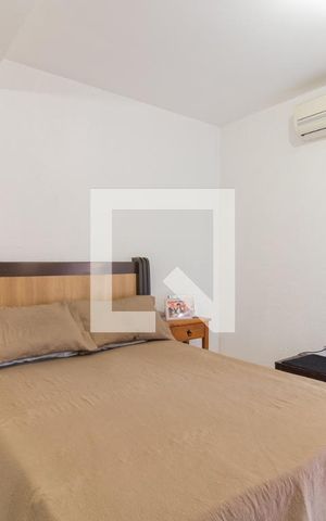 Casa de condomínio à venda com 180m², 4 quartos e 1 vaga Casa de condomínio à venda com 180m², 4 quartos e 1 vagaQuarto 1 - Suíte