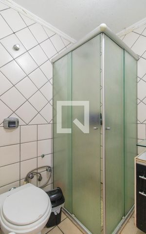Casa de condomínio à venda com 180m², 4 quartos e 1 vaga Casa de condomínio à venda com 180m², 4 quartos e 1 vagaBanheiro Corredor