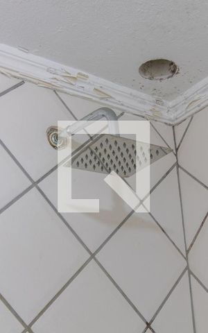Casa de condomínio à venda com 180m², 4 quartos e 1 vaga Casa de condomínio à venda com 180m², 4 quartos e 1 vagaBanheiro Corredor