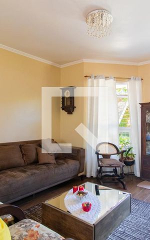 Casa de condomínio à venda com 180m², 4 quartos e 1 vaga Casa de condomínio à venda com 180m², 4 quartos e 1 vagaSala