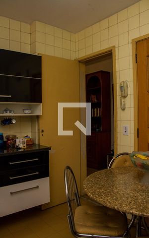 Apartamento para alugar com 90m², 2 quartos e 1 vagaCozinha