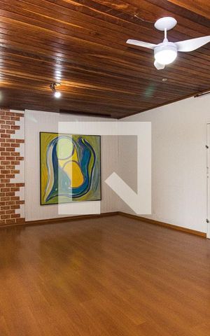 Casa à venda com 380m², 4 quartos e 3 vagasQuarto 2 Suite