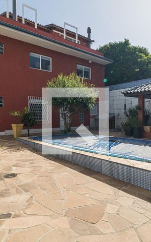 Casa à venda com 380m², 4 quartos e 3 vagasPiscina