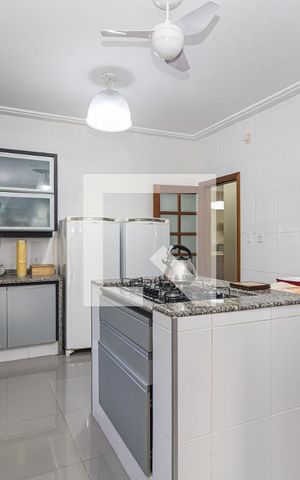 Casa à venda com 380m², 4 quartos e 3 vagasCozinha