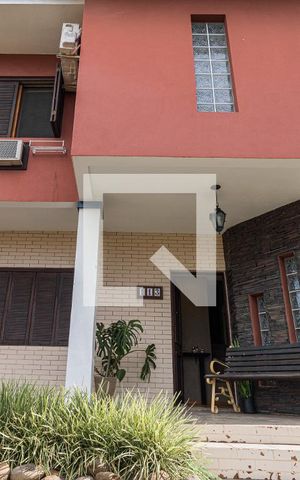 Casa à venda com 380m², 4 quartos e 3 vagasFachada