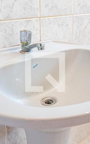 Casa à venda com 220m², 4 quartos e 4 vagas Casa à venda com 220m², 4 quartos e 4 vagasDetalhe do Banheiro da Suite 1