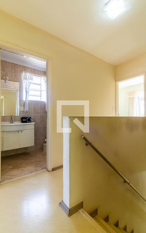 Casa à venda com 120m², 4 quartos e 2 vagas Casa à venda com 120m², 4 quartos e 2 vagasHall dos Quartos