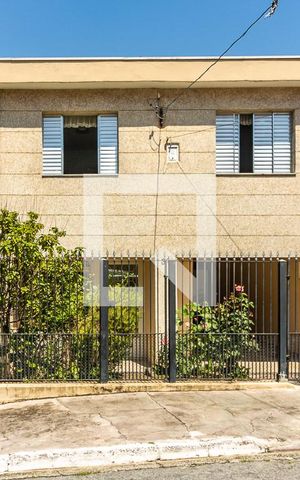 Casa à venda com 120m², 4 quartos e 2 vagas Casa à venda com 120m², 4 quartos e 2 vagasFachada da Casa