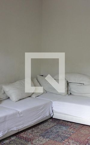 Casa à venda com 356m², 4 quartos e 4 vagasSala