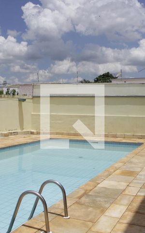 Casa à venda com 356m², 4 quartos e 4 vagasÁrea comum - Piscina